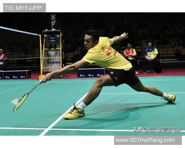 武汉羽毛球队中路突破战术解析与实战应用探讨